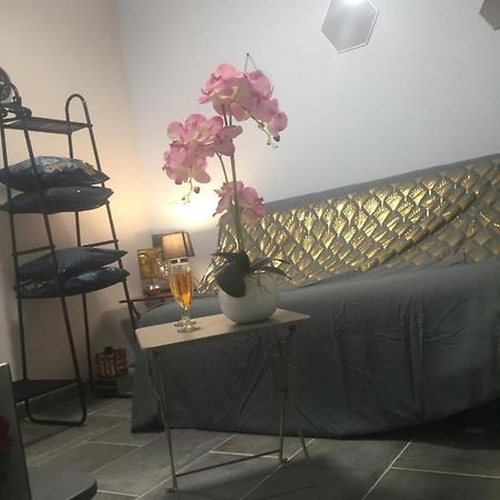 Chez Sandy Bed and Breakfast Aubagne Exterior foto