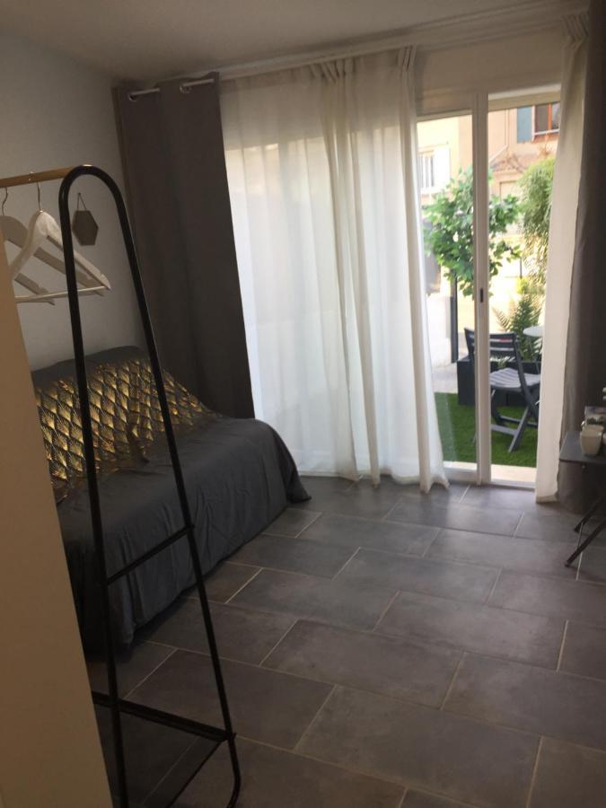Chez Sandy Bed and Breakfast Aubagne Exterior foto
